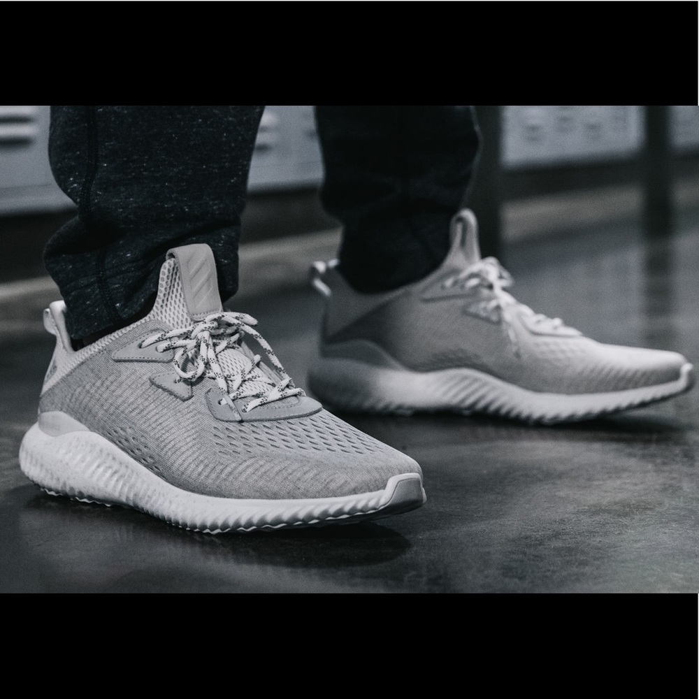 Alphabounce reigning champ size 8 brand new